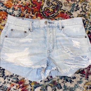 Light denim American Eagle ripped jean shorts